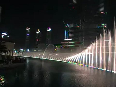 Dubai Fountain Show Burj Khalifa DubaiBurj Khalifa Dubai VIP-Reisen.de