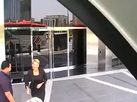 Armani Hotel Dubai Luxushotel von aussen im Burj Khalifa Dubai VIP-Reisen.de