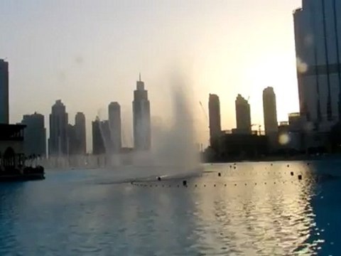 Dubai Fountain Show Burj Khalifa DubaiBurj Khalifa Dubai VIP-Reisen.de