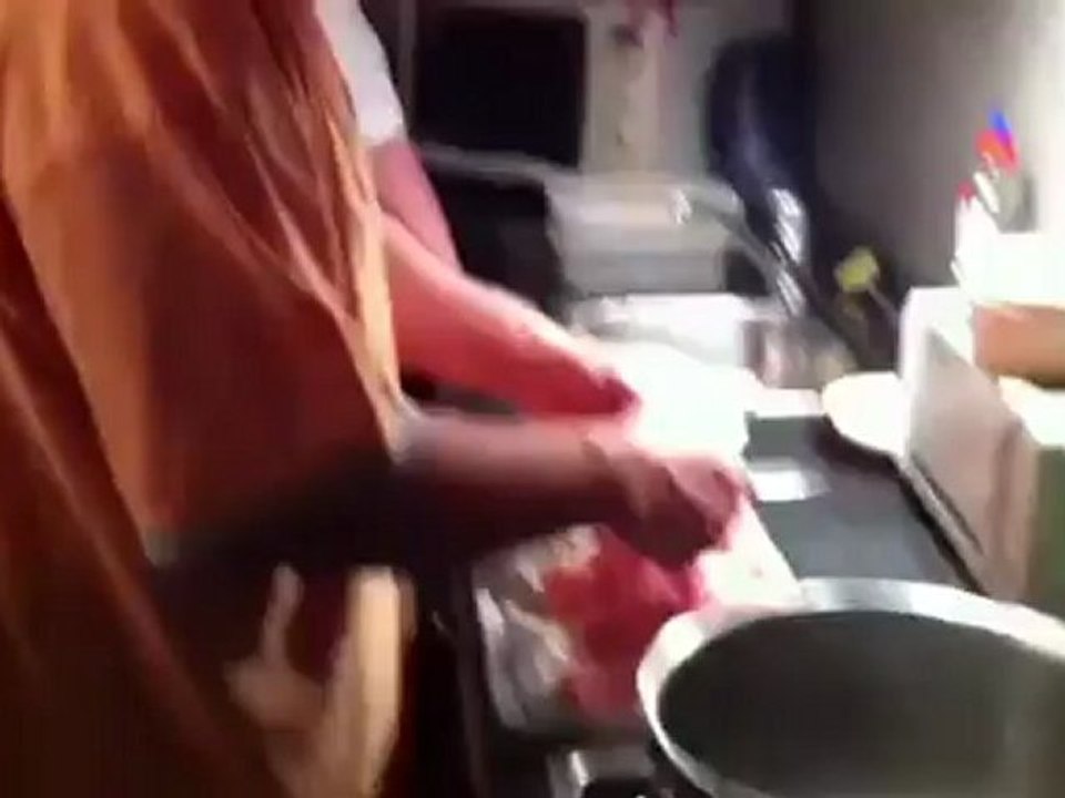 Es wird gekoch für meinen Geburtstag habe tolle Helfer