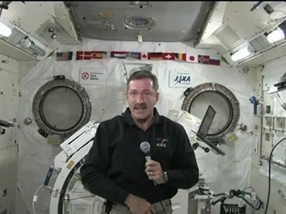 [ISS] Views of Comet Lovejoy from Station