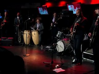 Sharon Jones - 1/13 - Intro & Nervous en live sur RTL