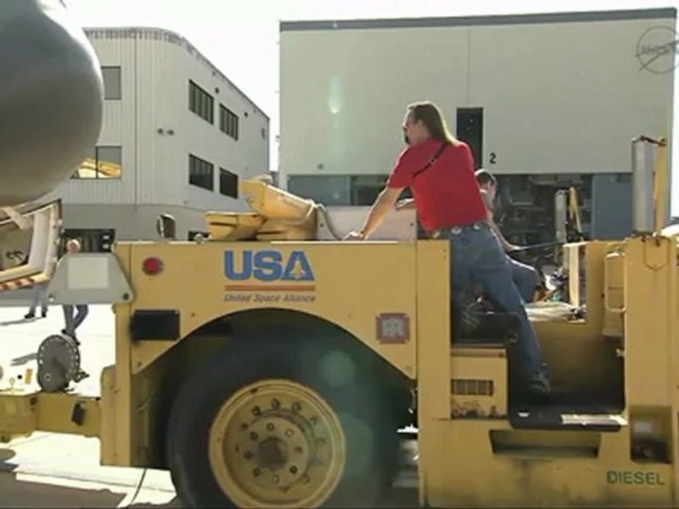 Shuttle Endeavour Moves from VAB to OPF-2