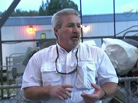 Shuttle Discovery Leaves VAB For Final Time Ahead of Flight on 747