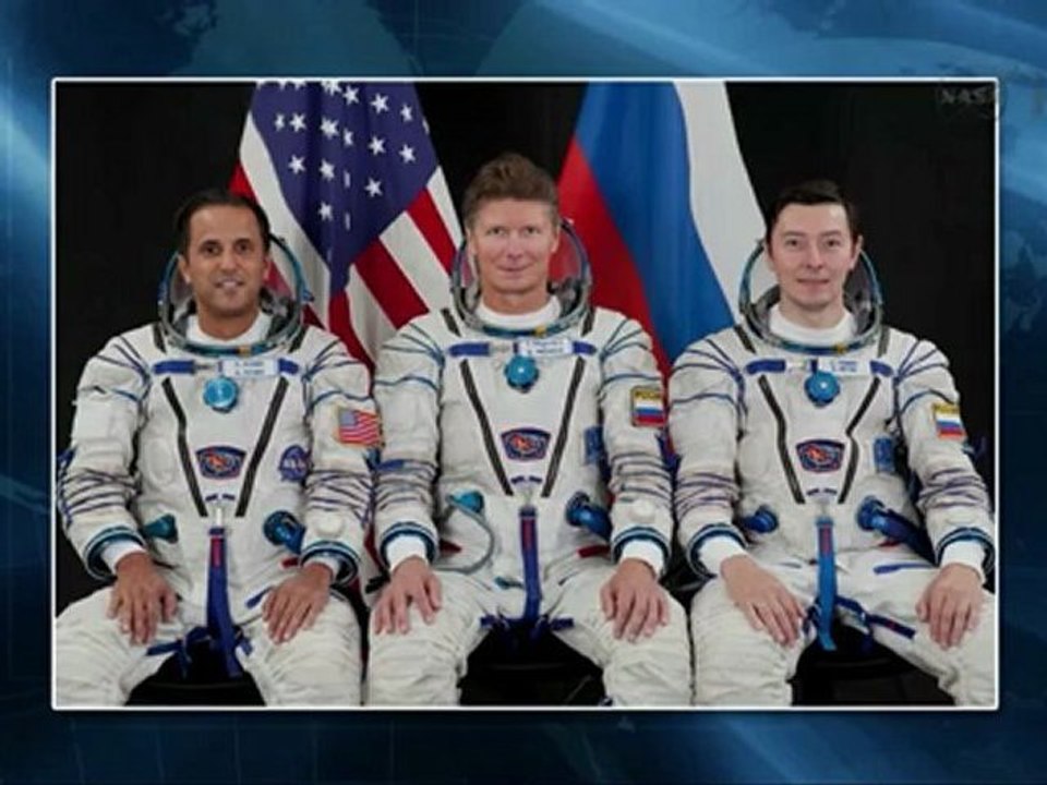 [ISS] Station View Of Soyuz TMA-04M Docking