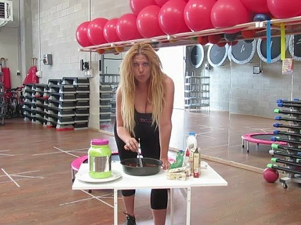 Monya fitness nutrizionista torta di proteine ingredienti uova farina di mandorle farina di cocco