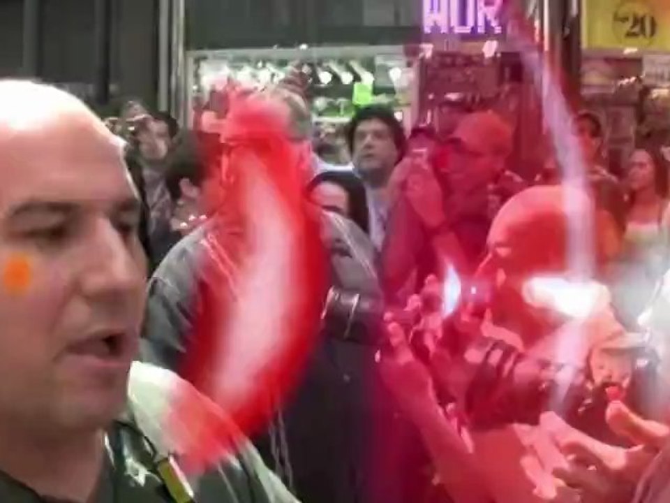 Katie Holmes ohne Ehering unterwegs