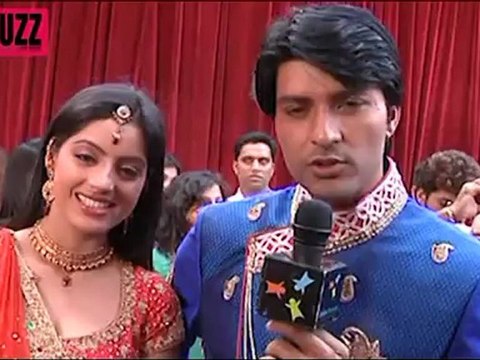 Sooraj ROMANCES Sandhya after Singapore in Diya Aur Baati Hum 29th June 2012