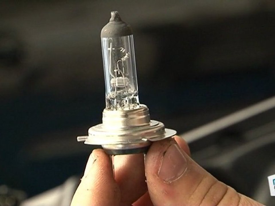Comment changer les ampoules des phares ?