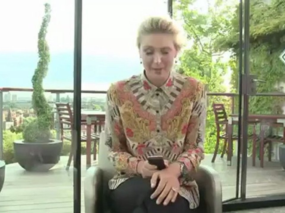 sony ericsson xperia active tv ads sell.com.pk