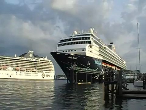 TUI Mein Schiff von TUI Cruises Kiel Hafen Hubert Fella Ostsee Kreuzfahrten