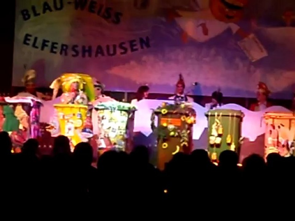 Prunksitzung in Elfershausen Karenevalsverein Blau-Weiss Sketch Mülltonnen