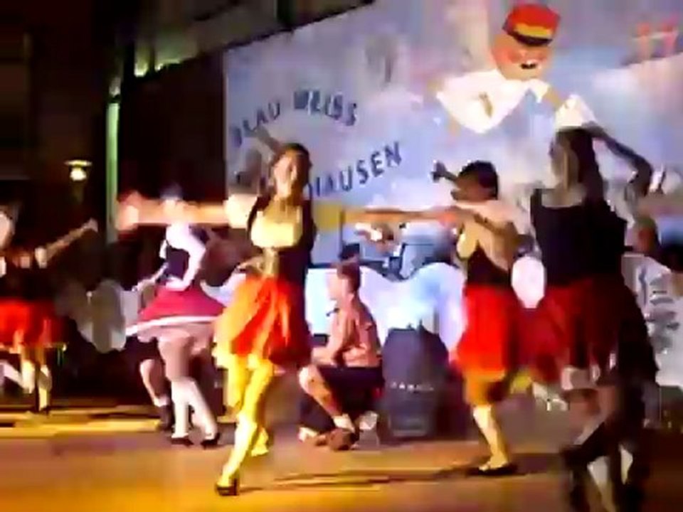 Prunksitzung in Elfershausen Karenevalsverein Blau-Weiss Girls United Hüttengaudi Machtilshausen