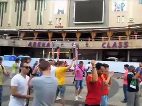 Ukrainians sing for Liverpool as Kiev celebrates Spain's Euro 2012 victory