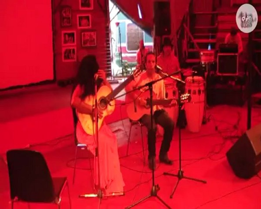 PARTIE 1 négrita yannidan toniotiago moréno a PARIS chapiteaux romanes 2012