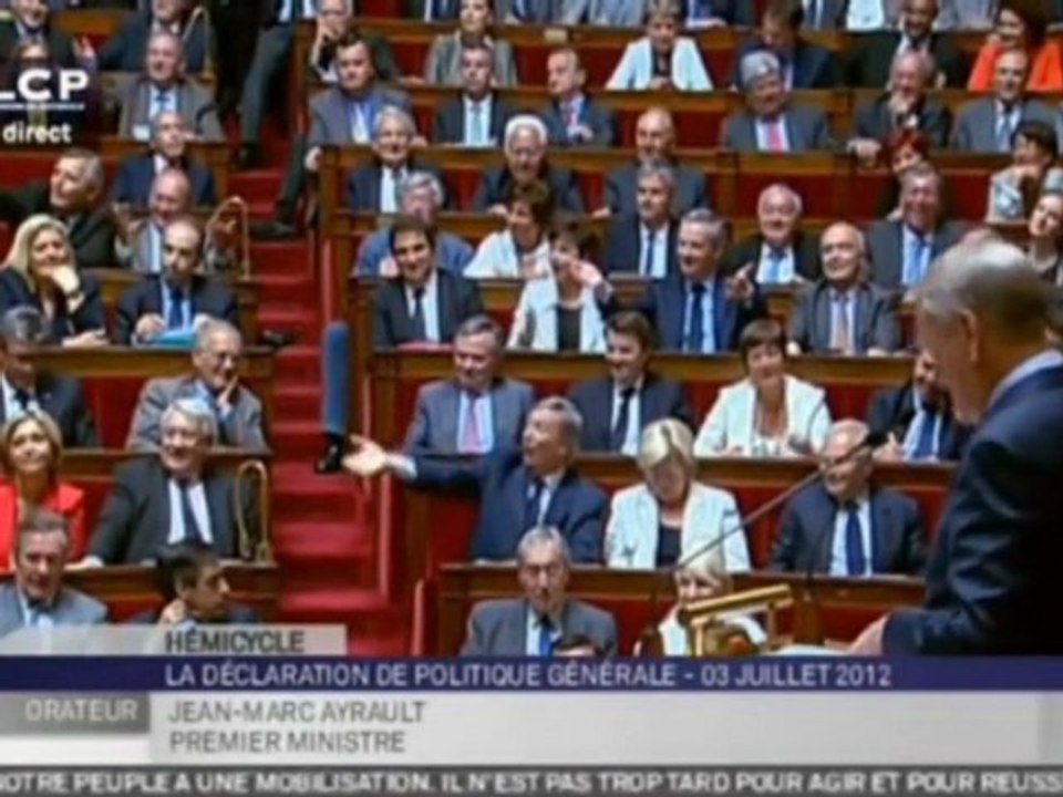 Gros chahut sur les bancs de l'Assemblée pour le discours d'Ayrault