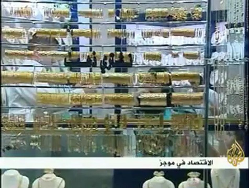الدينار...هروب من لهيب الدولار إلى نار اليورو