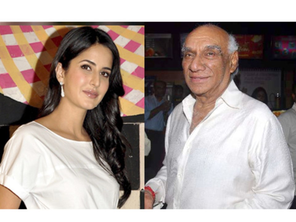 Sexy Katrina Kaif Touches Yash Chopra's Feet? - Bollywood Babes