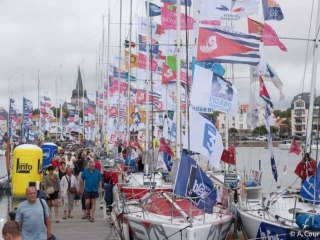 La Solitaire: Ambiance sur le village et les pontons 04/07/2012