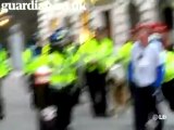 El hombre muerto en las manifestaciones del G-20 fue agredido por la policía
