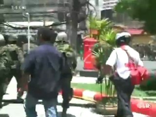 El ejército dispara contra los manifestantes en Bangkok