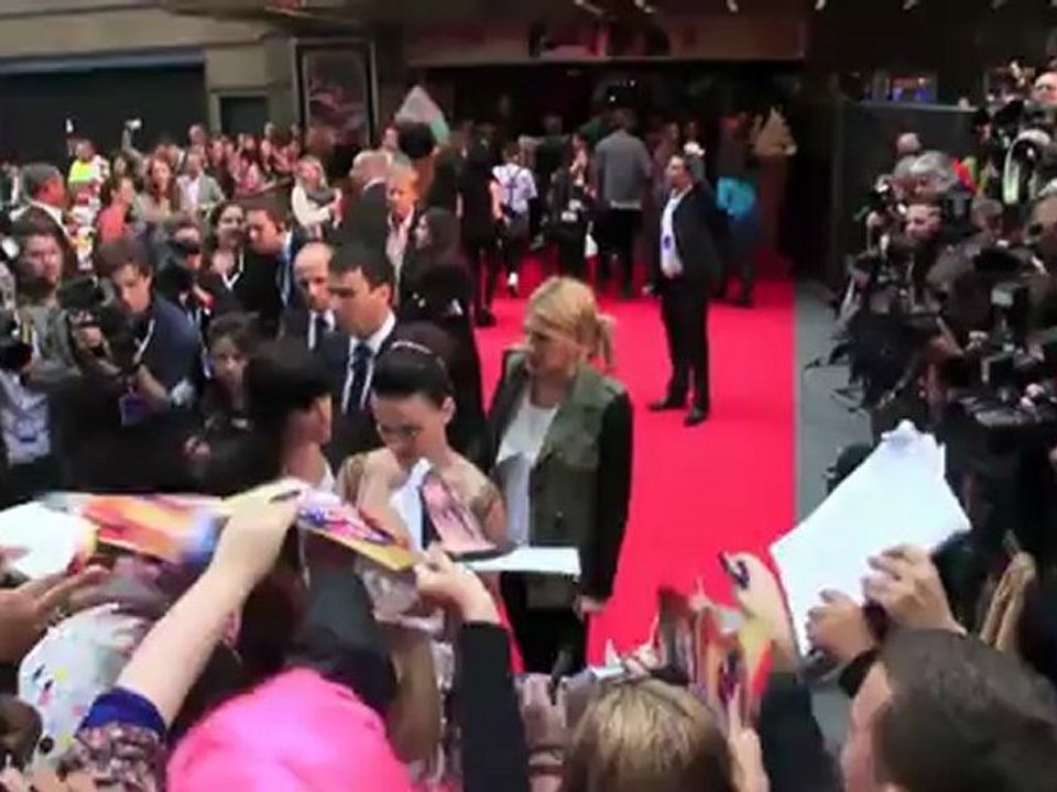 Katy Perry wurde bei der Europa-Premiere von Part of Me geküsst