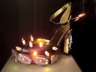 Teaser for Anya Hindmarch's Autumn Winter 2012 Collection I GRAZIA