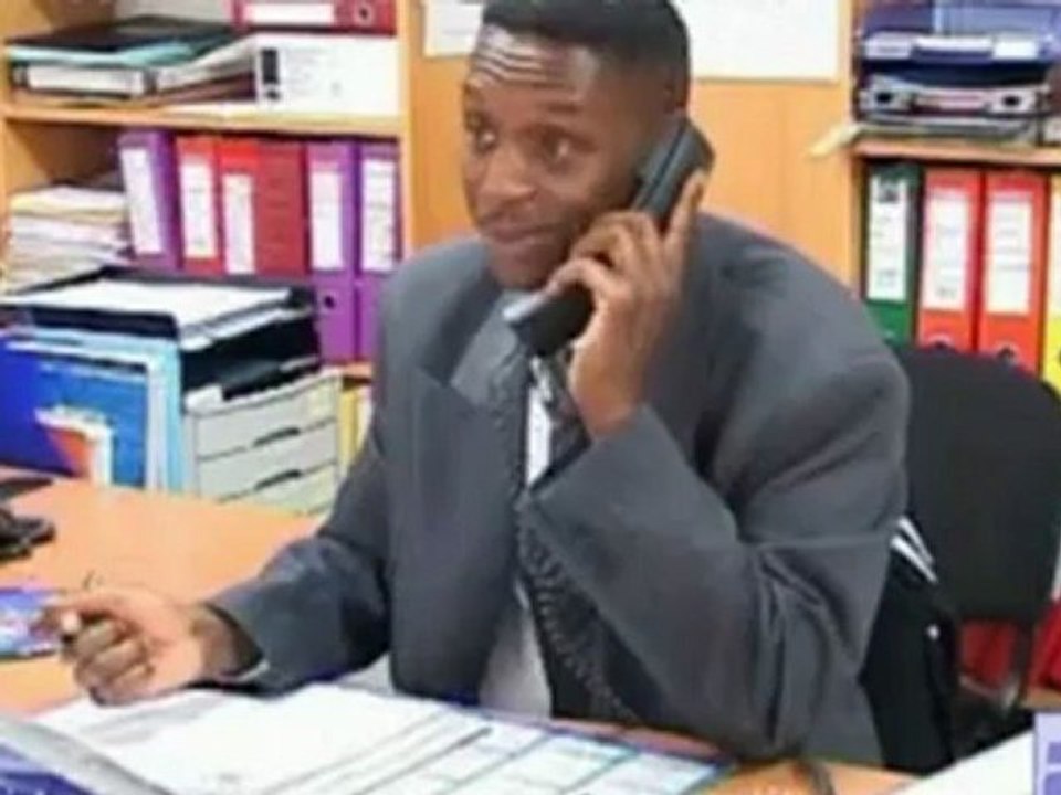 900clips-030-telephone3