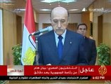 عمر سليمان يعلن تنحي مبارك عن منصب الرئيس