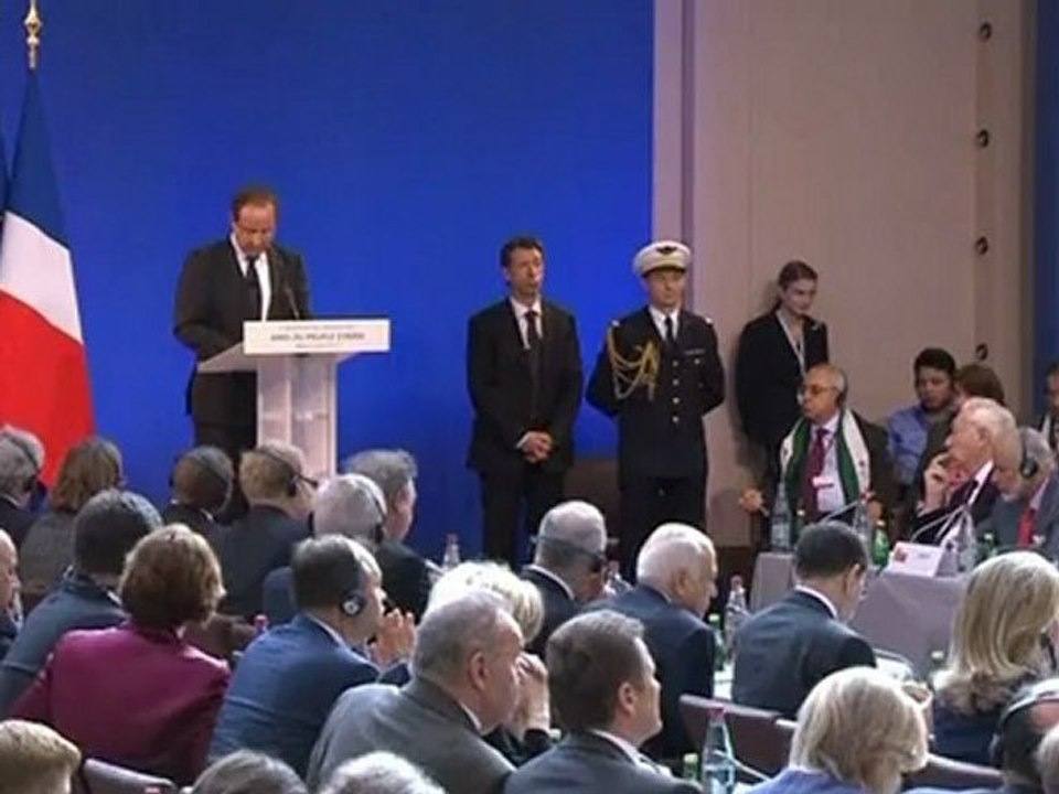 France's Hollande tells Syria conference Assad must go