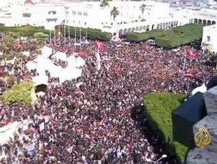 خمسين ألف متظاهر في ساحة القصبة التونسية