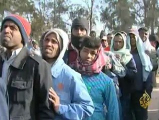 بوارج إلى تونس لإجلاء الفارين من ليبيا