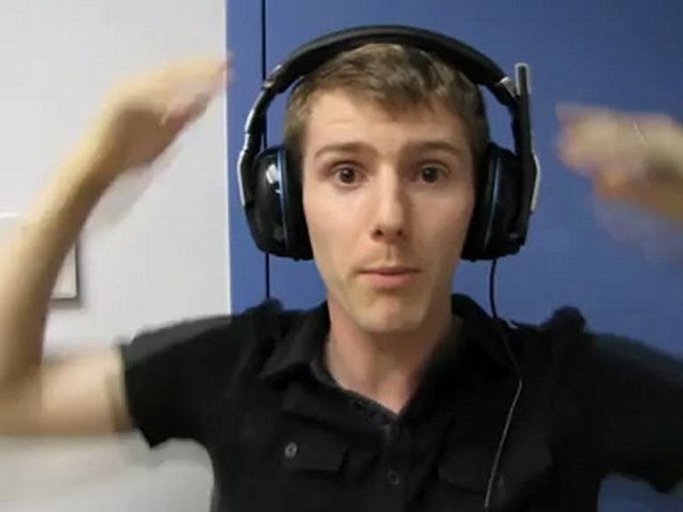 Corsair Vengeance 2000 Wireless Gaming Headset Unboxing & First Look Linus Tech Tips