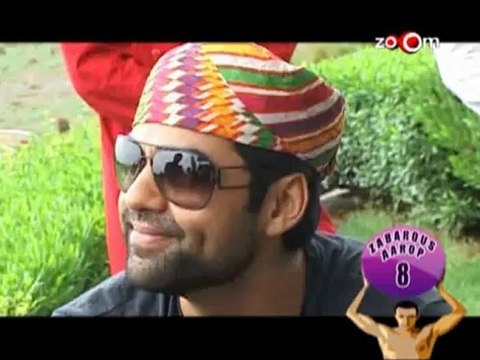 Sonam Kapoor over-shadows Abhay Deol