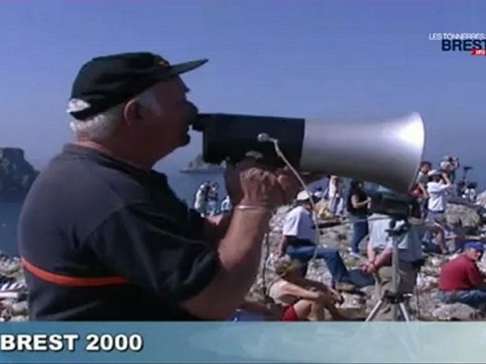 Les Tonnerres de Brest 2012 : Brest 2000 : la grande parade vue de la terre