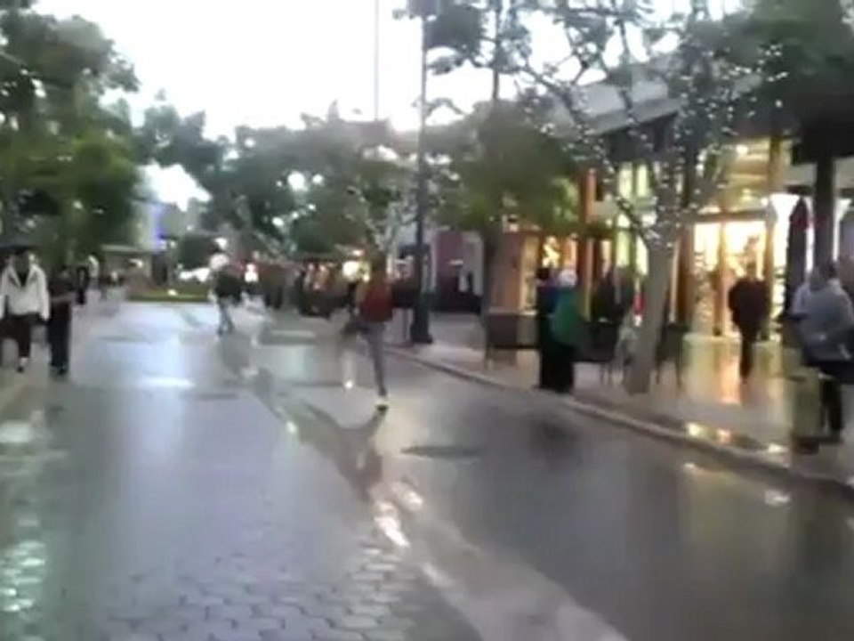 Rapaz faz um "Super Moonwalking"... nunca antes visto