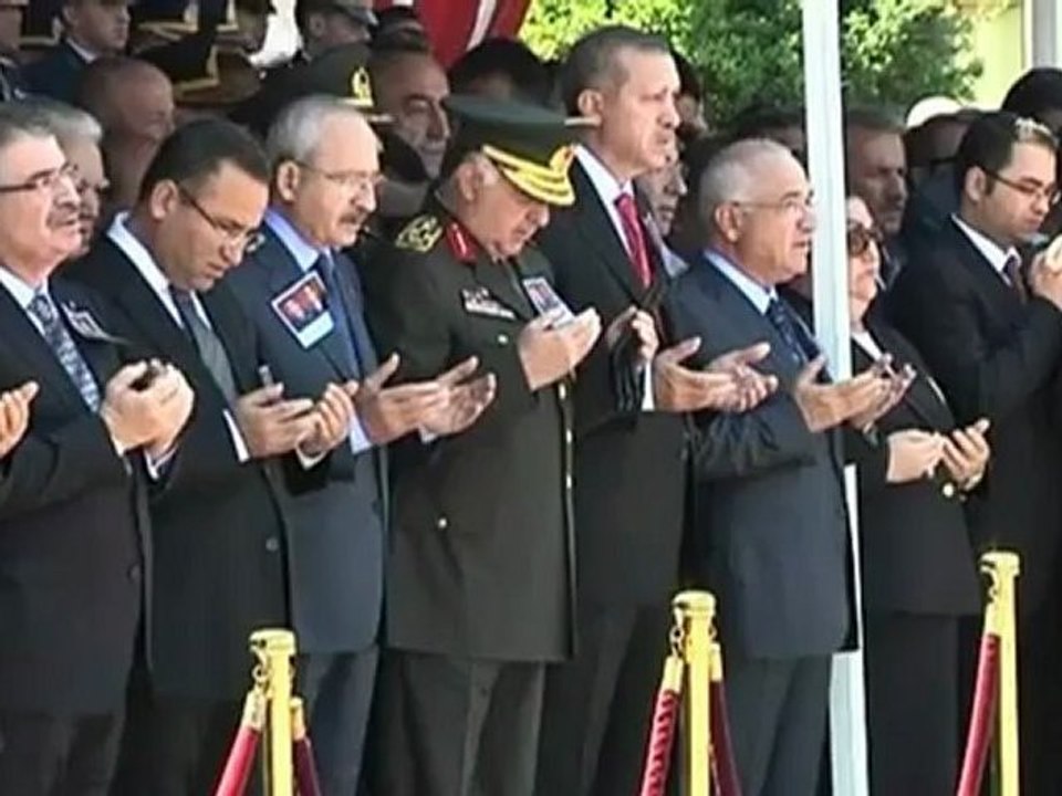 Turkey mourns pilots of downed jet