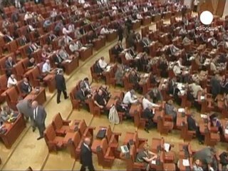 El Parlamento rumano vota a favor de destituir al presidente