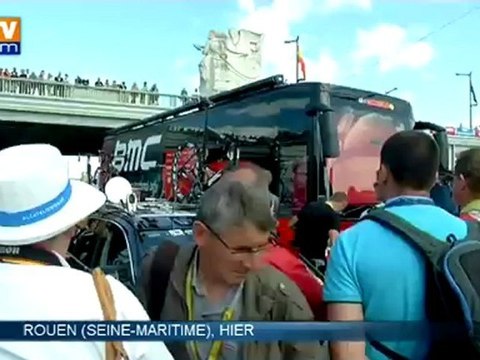 Tour de France : les bus d'équipes, ces vestiaires itinérants