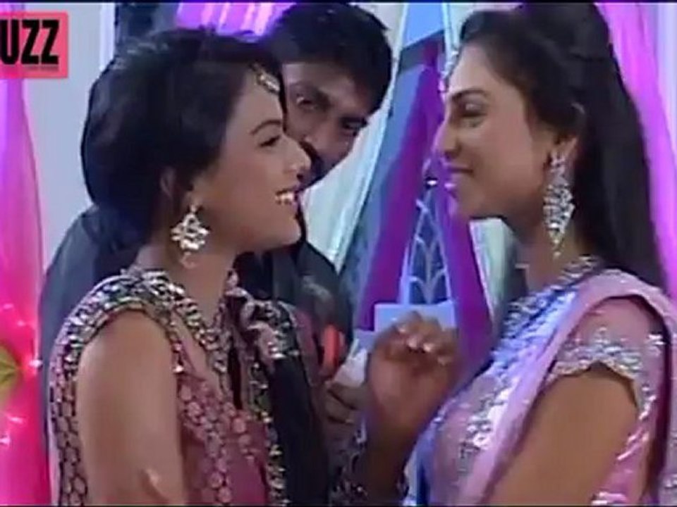 Nia Sharma AFFECTED by Manvi in Ek Hazaaron Mein Meri Behna Hain 5th July 2012