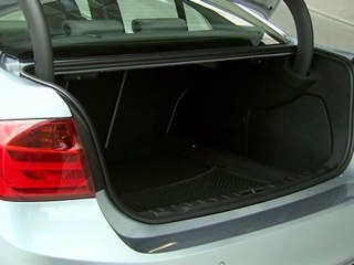 Nuova BMW ActiveHybrid 3 - Interni e motore