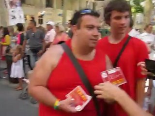 Les "Femmes de fermes" dans la Parade générale du Off