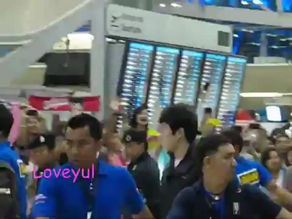 SNSD@Suvarnabhumi Airport-To Tour in BKK concert2012