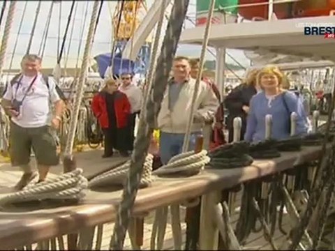 Les Tonnerres de Brest 2012 : Brest 2004 : visite du Khersoners