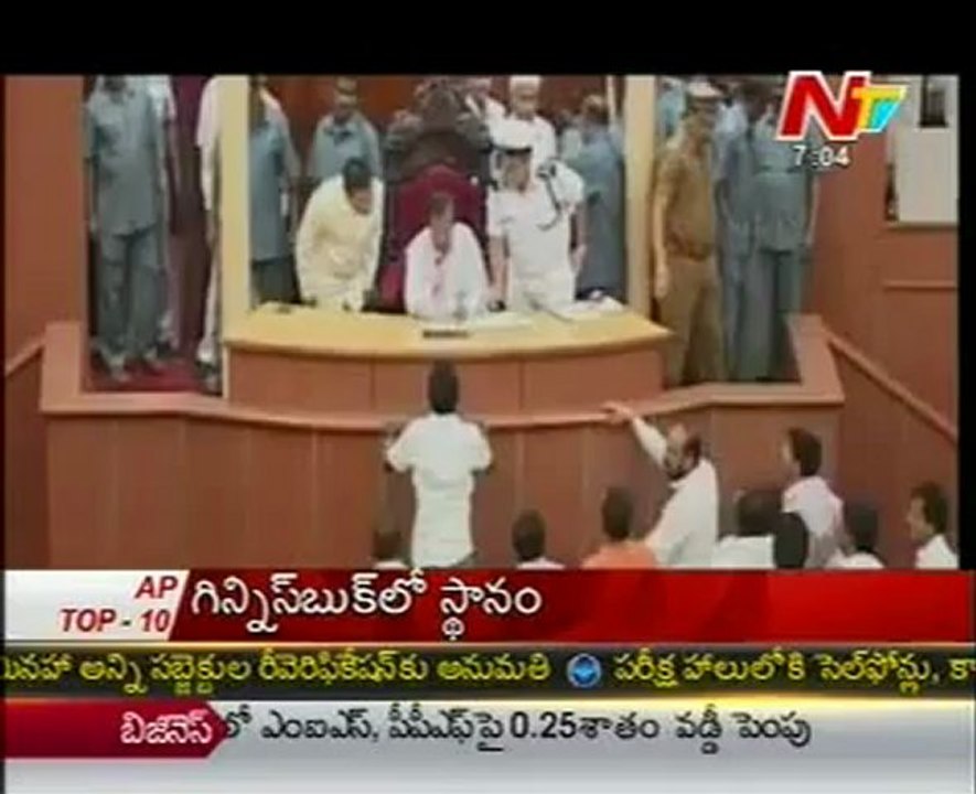 Maoists free Italian, 2 more still captive