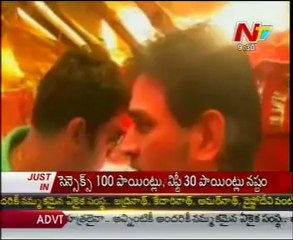 Dhoni prays at Deori temple in Ranchi