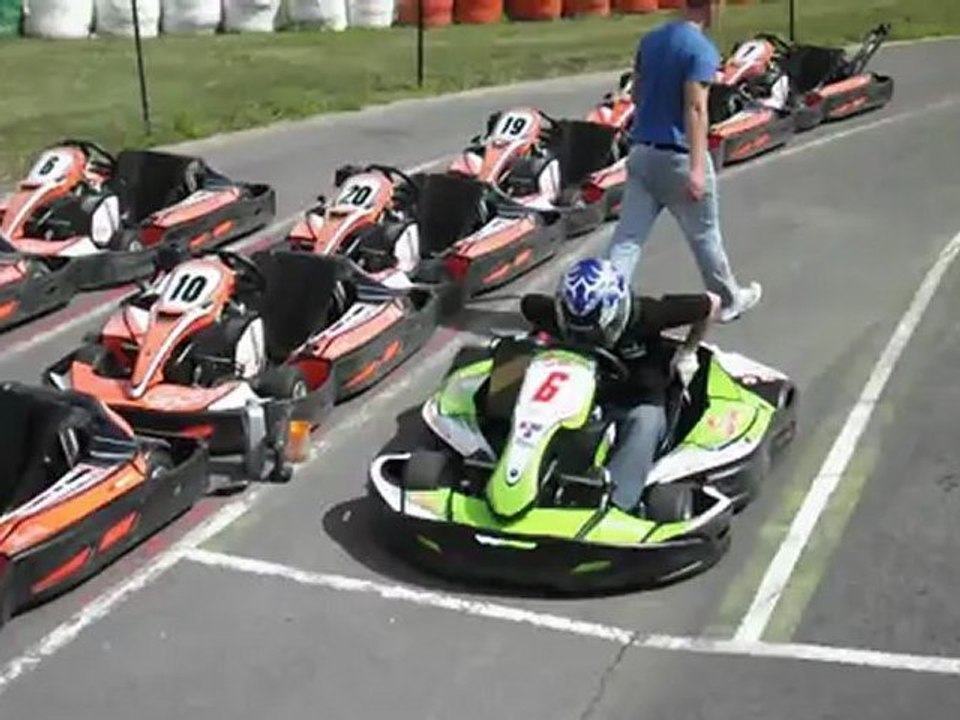 Séance de karting d'une souris !!