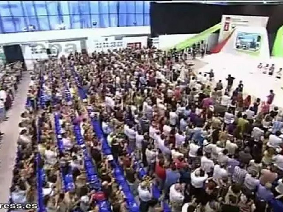 Rajoy avisa de "recortes" para reducir el déficit