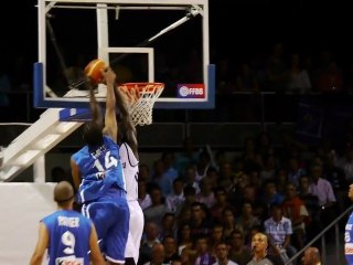 Contre Ronny Turiaf, France-Grande Bretagne, Orléans- 7 juillet
