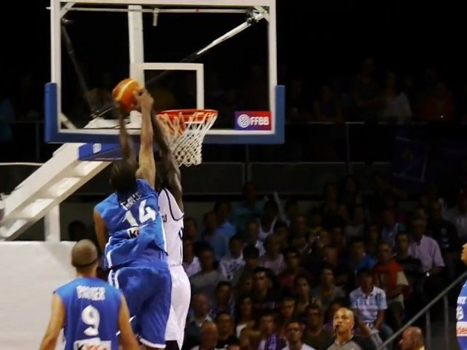 Contre Ronny Turiaf, France-Grande Bretagne, Orléans- 7 juillet
